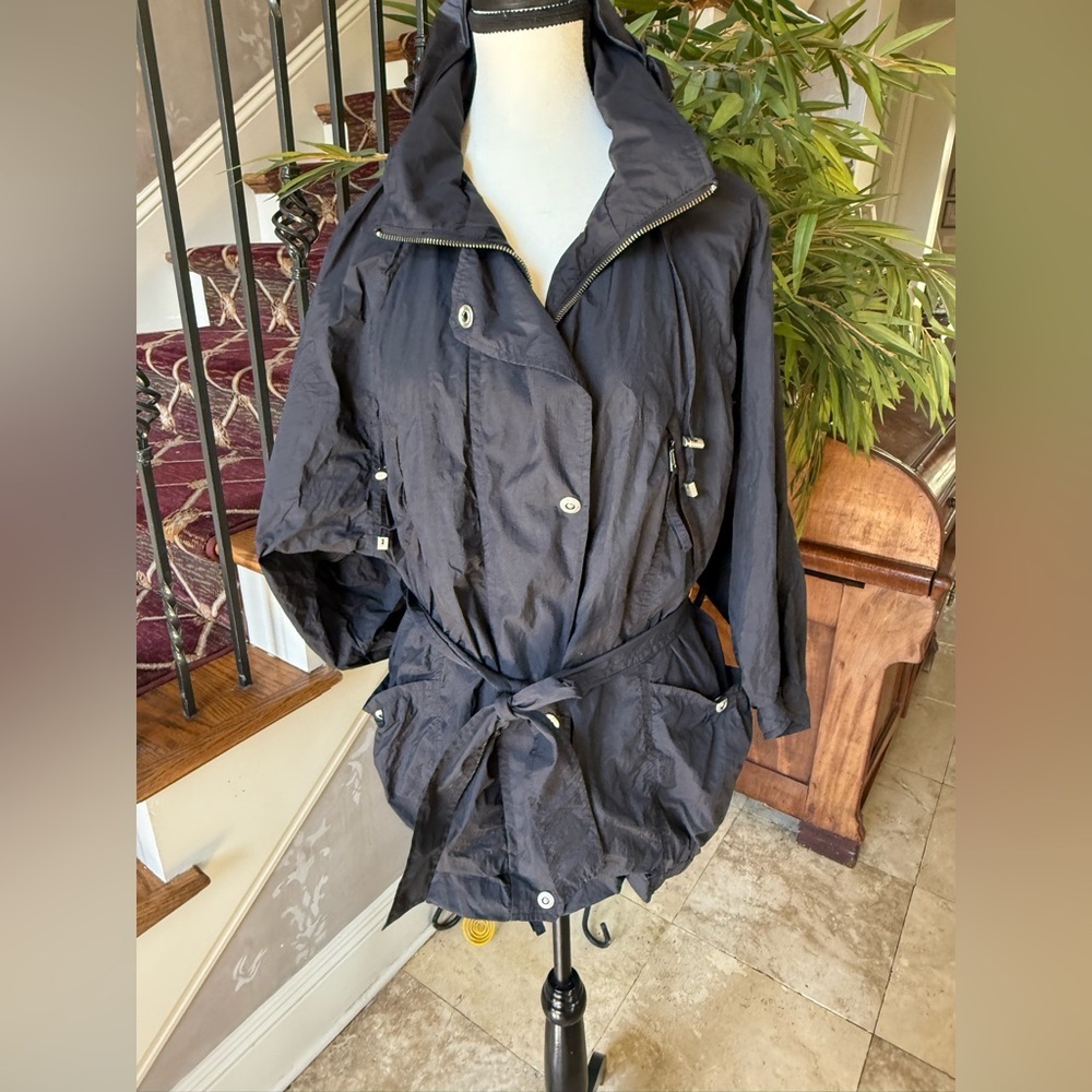 COLE HAAN ladies, packable, black rain, jacket size medium excellent condition - Picture 10 of 13